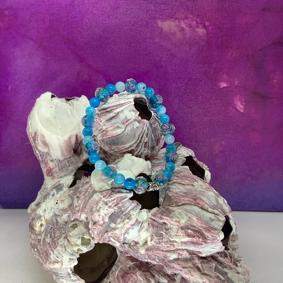 Handcrafted Lampwork and Cracy Lace Bead Stretch Bracelet - Picture 7 of 16